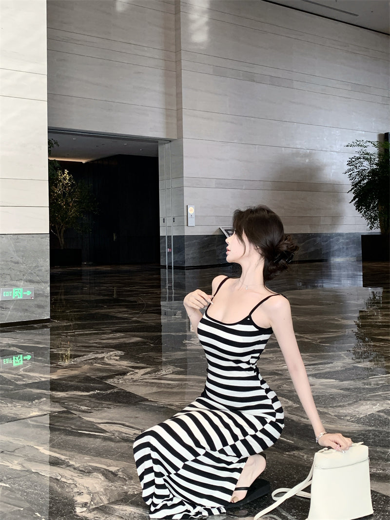 辣妹修身開叉露背條紋長裙