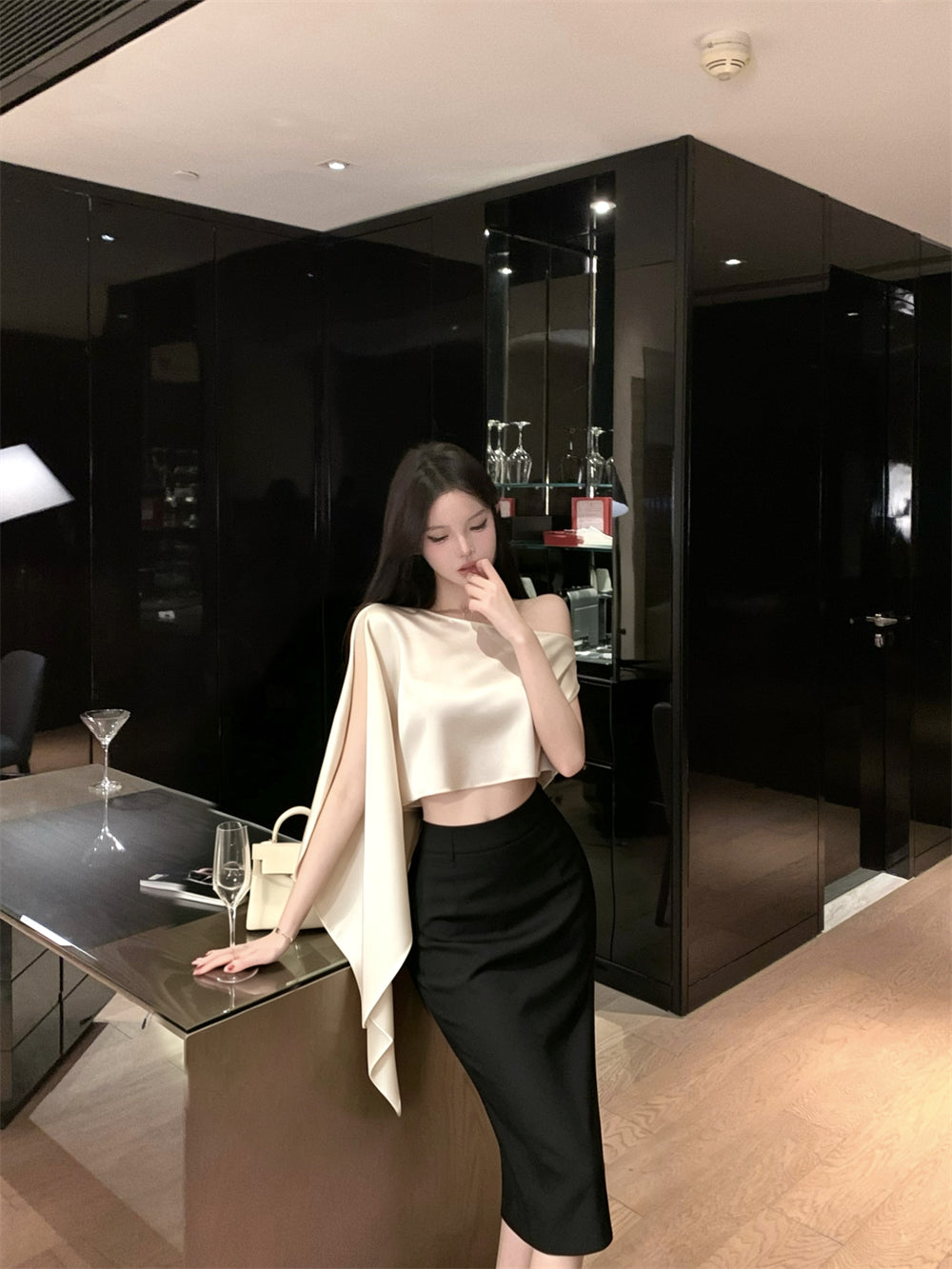 不對稱斜肩罩衫半身裙套裝