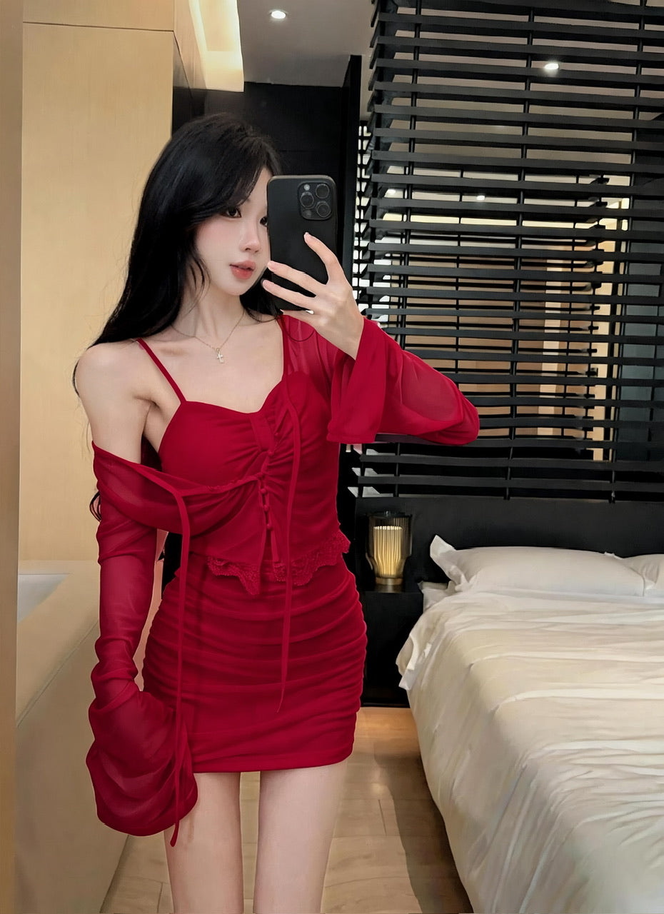 純欲辣妹性感蕾絲拼接開衫+修身吊帶連衣裙