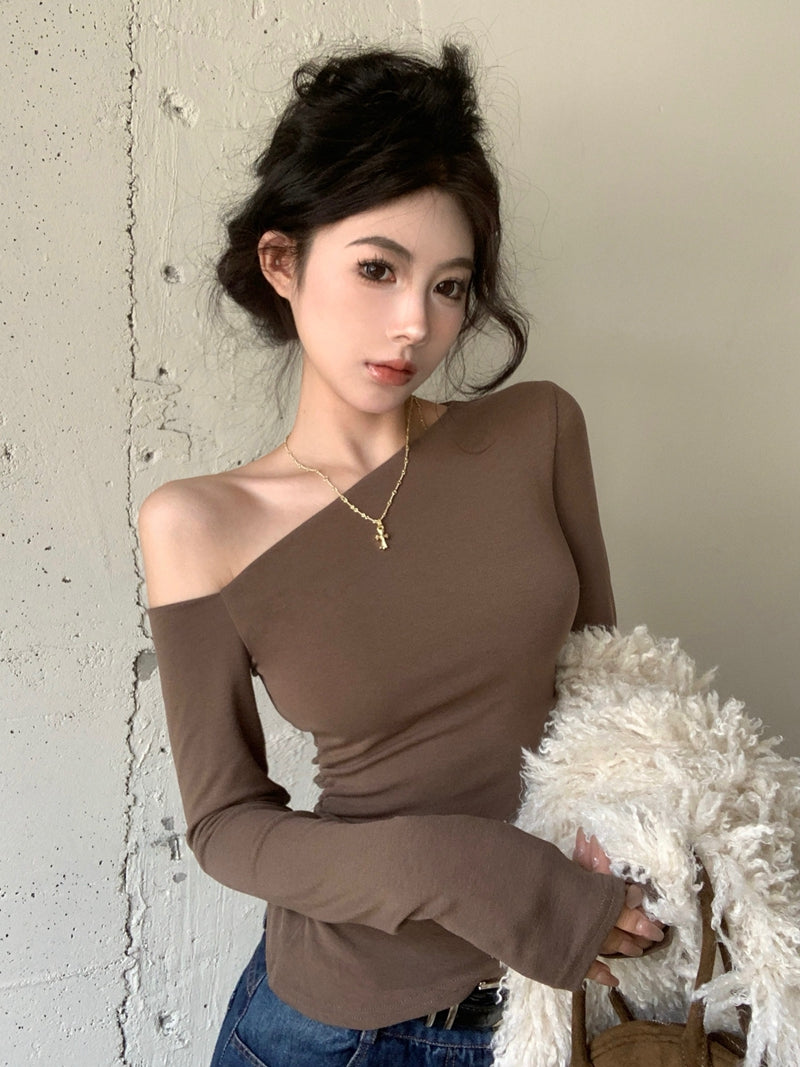 純欲性感辣妹風不規則露肩上衣