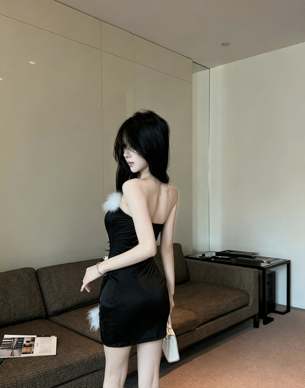 毛毛拼接抹胸包臀連衣裙