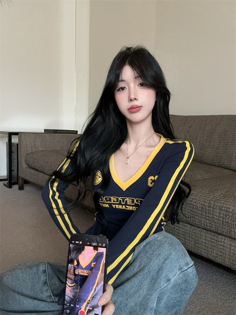辣妹純欲薄款修身V領上衣