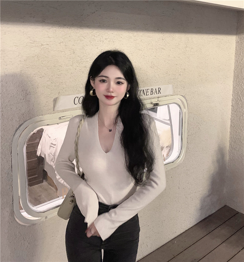 百搭V領純色修身上衣