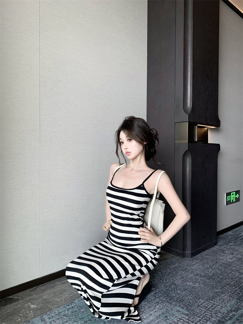 辣妹修身開叉露背條紋長裙