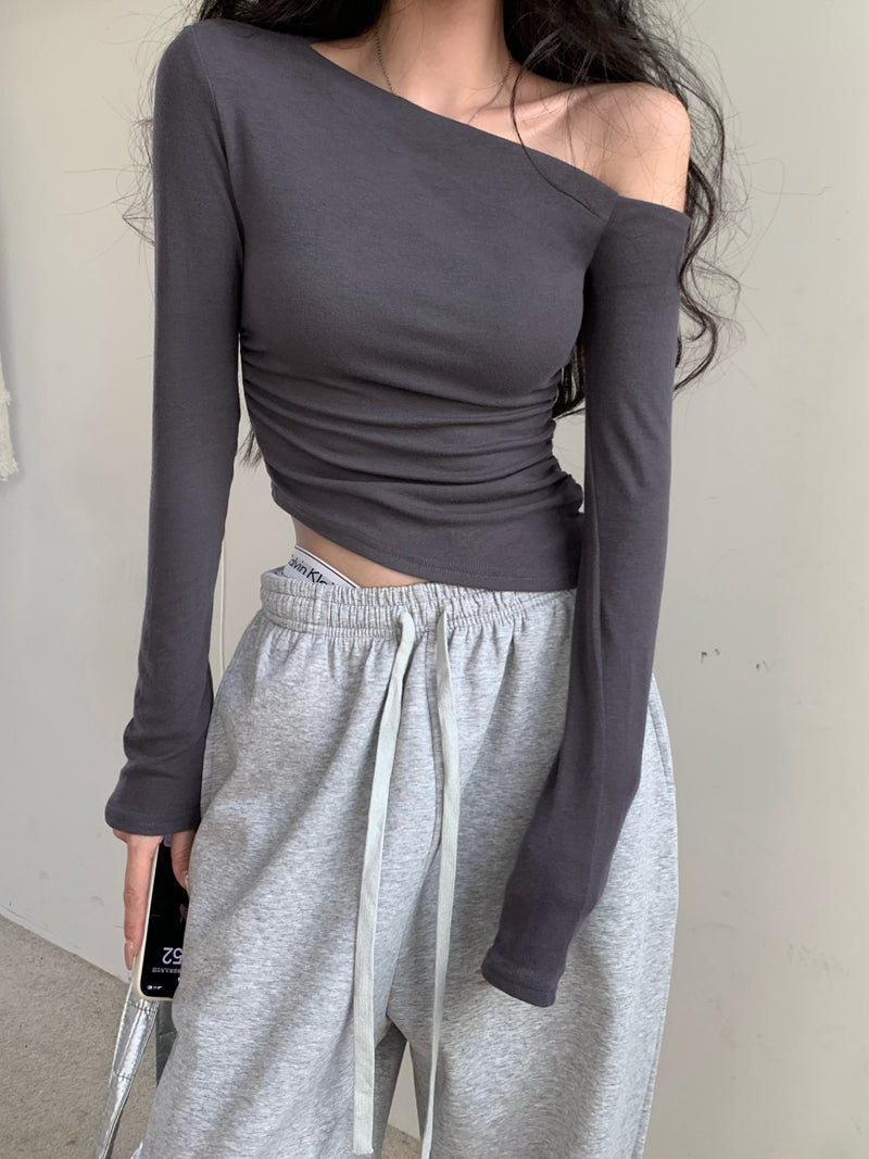 純欲性感辣妹風不規則露肩上衣