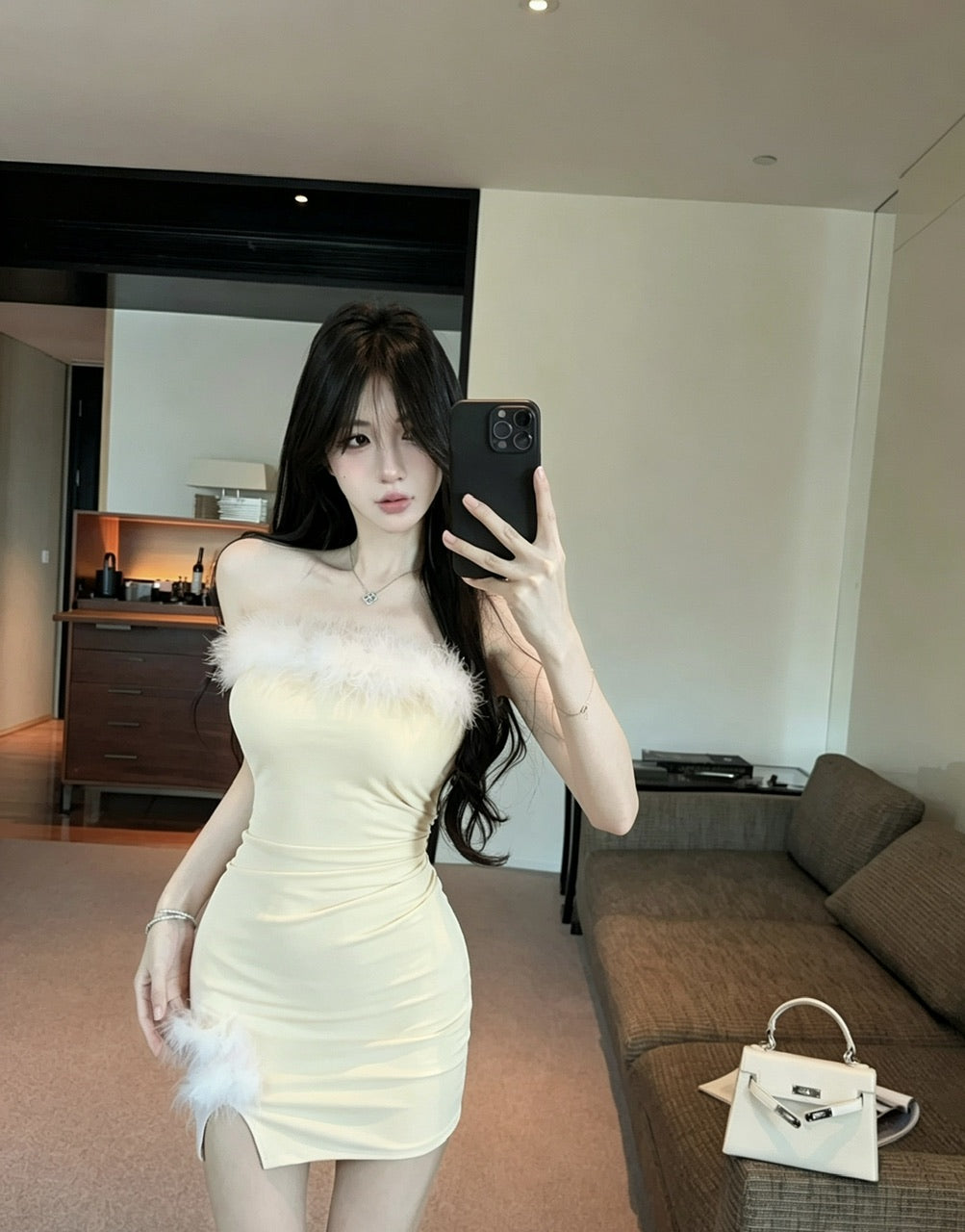 毛毛拼接抹胸包臀連衣裙
