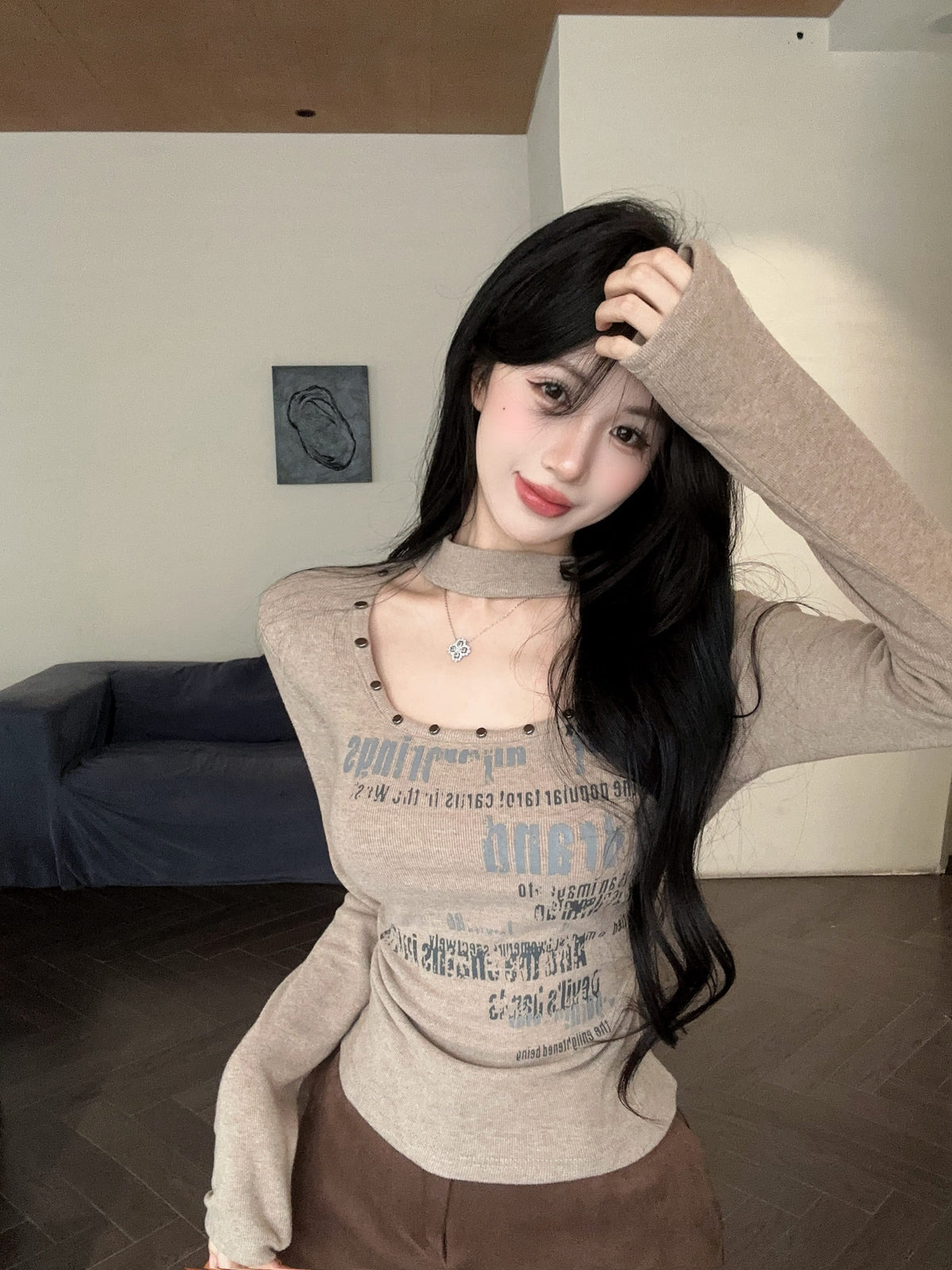 辣妹風質感方領印花鉚釘上衣