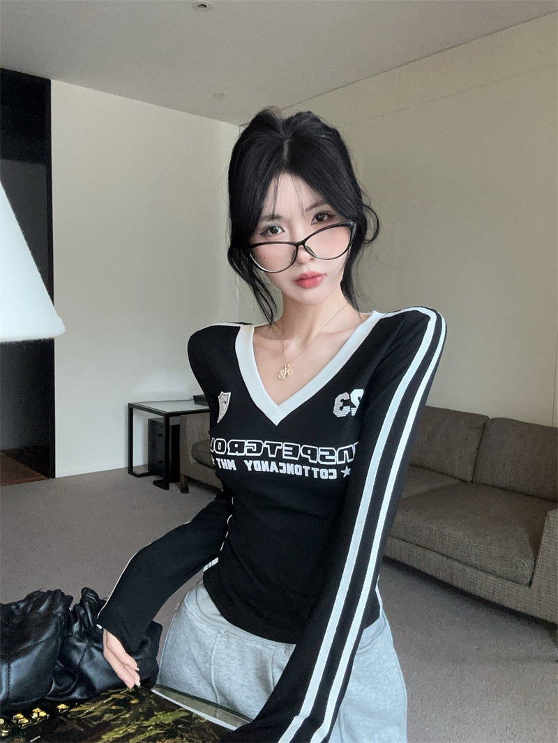 辣妹純欲薄款修身V領上衣