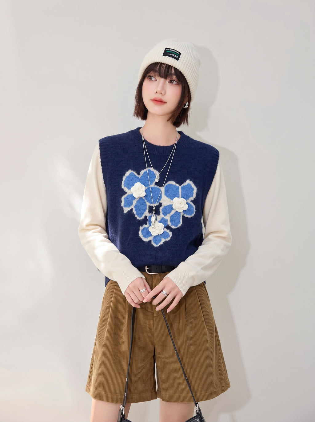 韓系花朵刺繡針圓領外搭無袖上衣