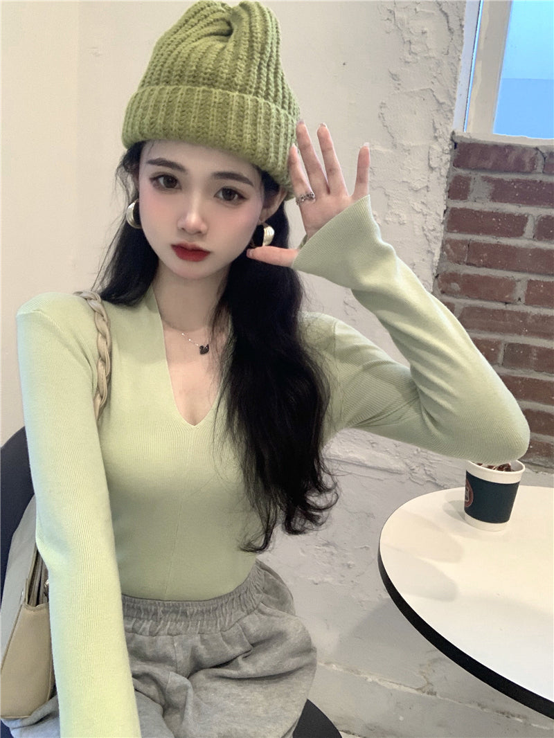 百搭V領純色修身上衣