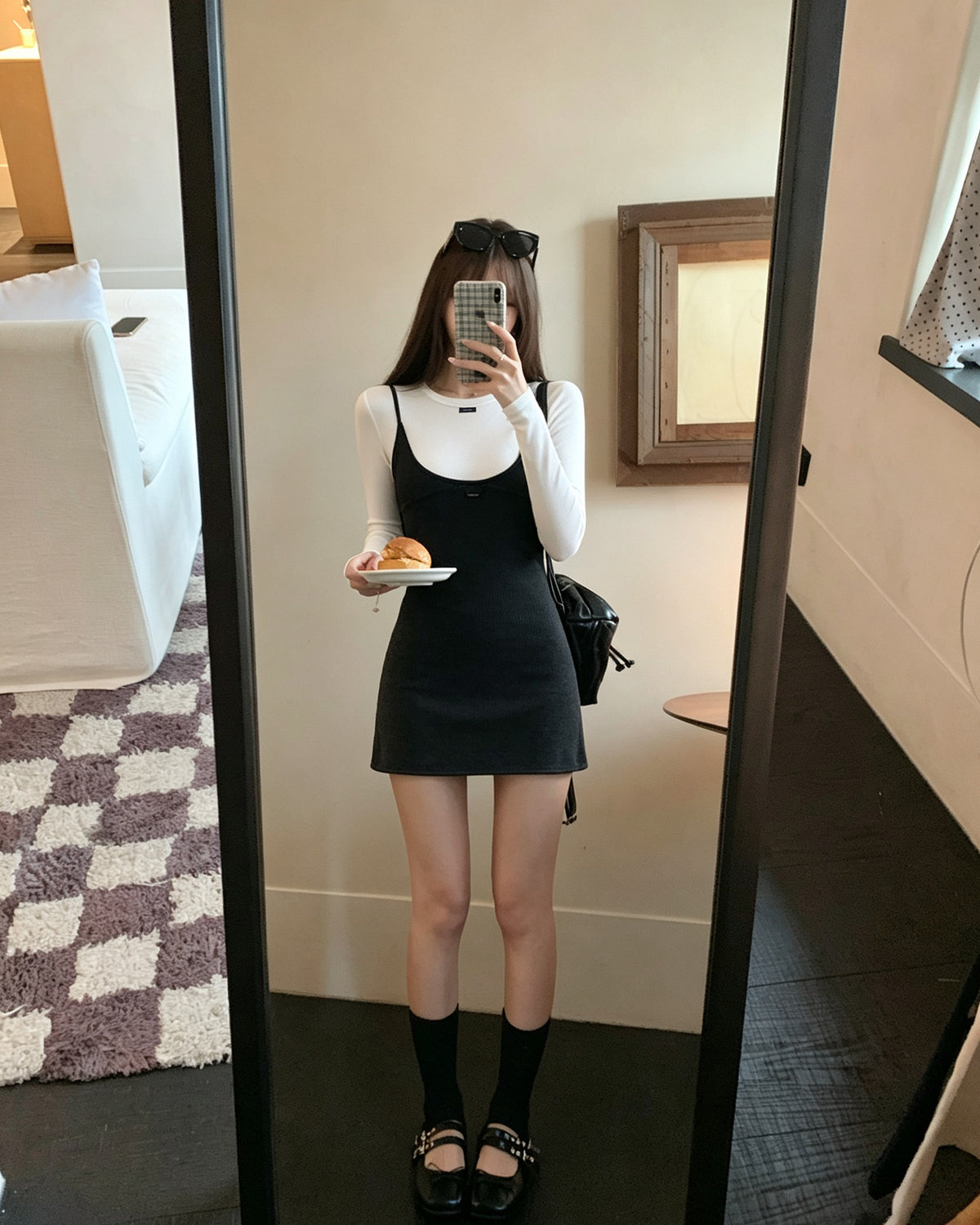 時髦疊穿深V領吊帶裙