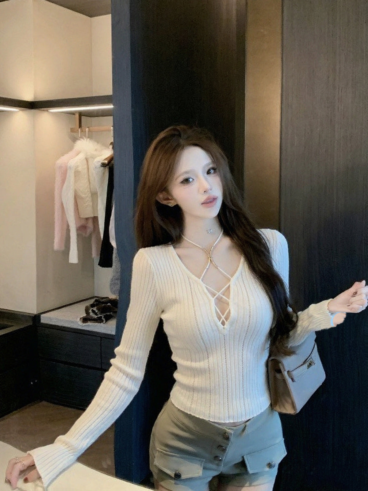 約會必備辣妹風V領掛脖針織衫