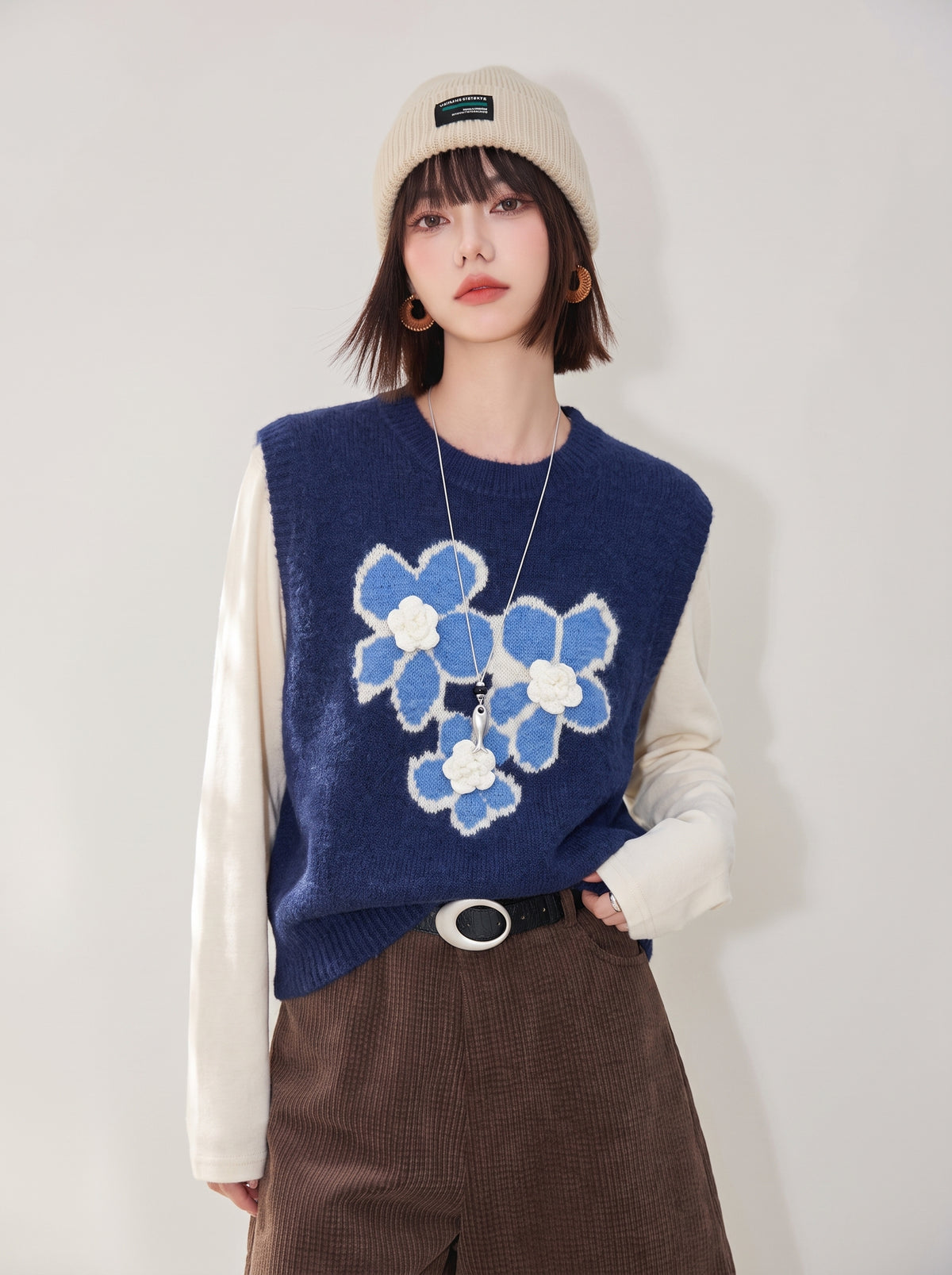 韓系花朵刺繡針圓領外搭無袖上衣