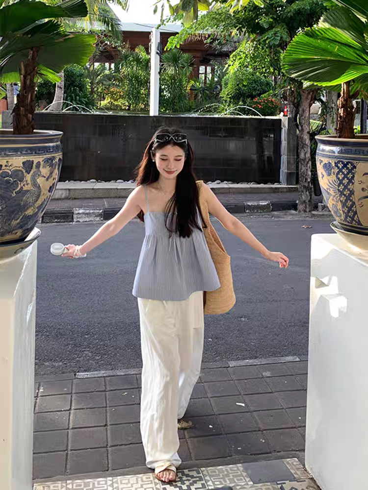 質感簡約風吊帶上衣