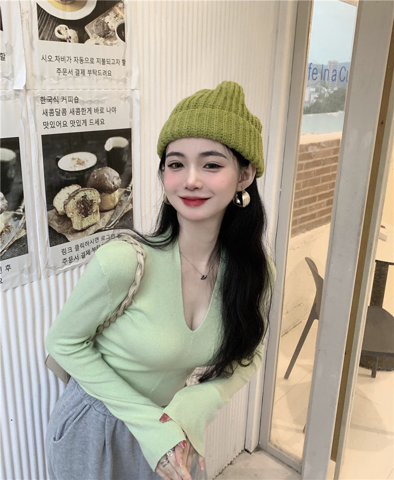 百搭V領純色修身上衣
