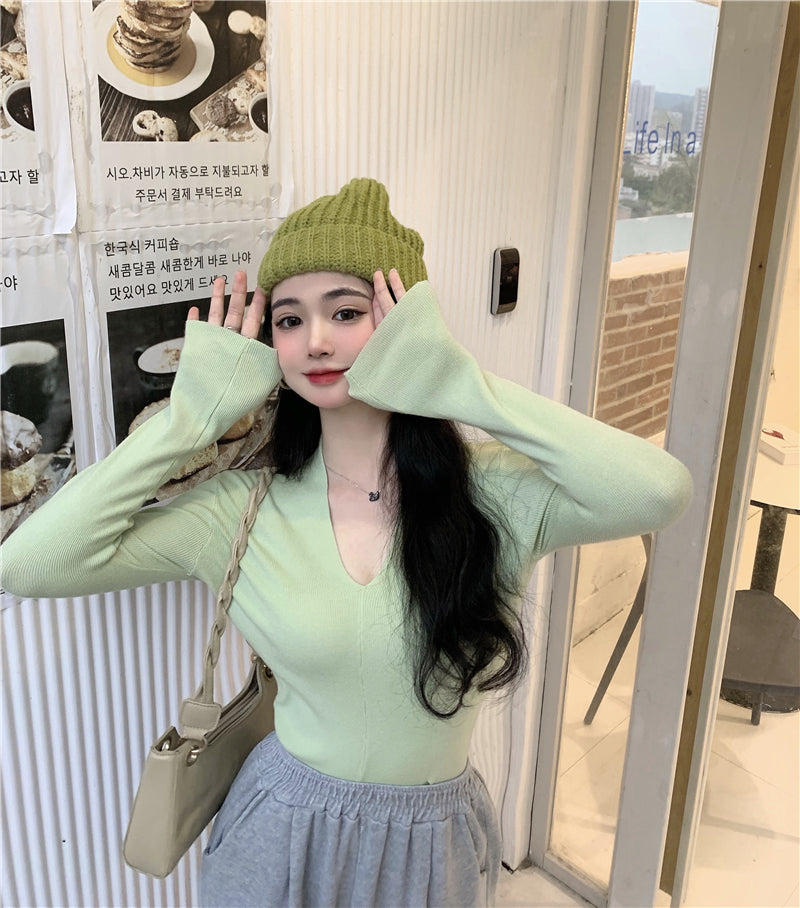 百搭V領純色修身上衣