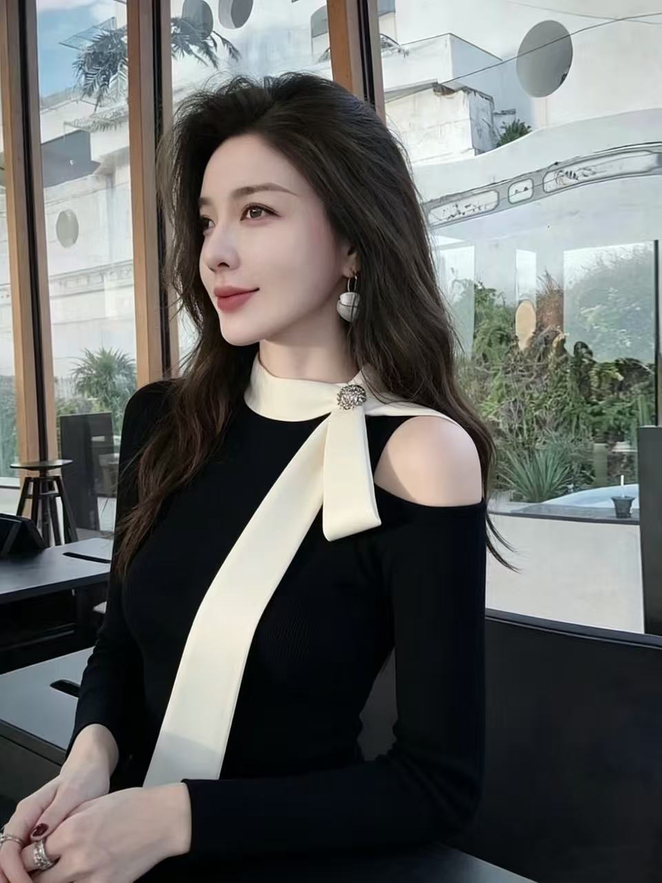 法式高級設計感輕奢黑色露肩針織衫