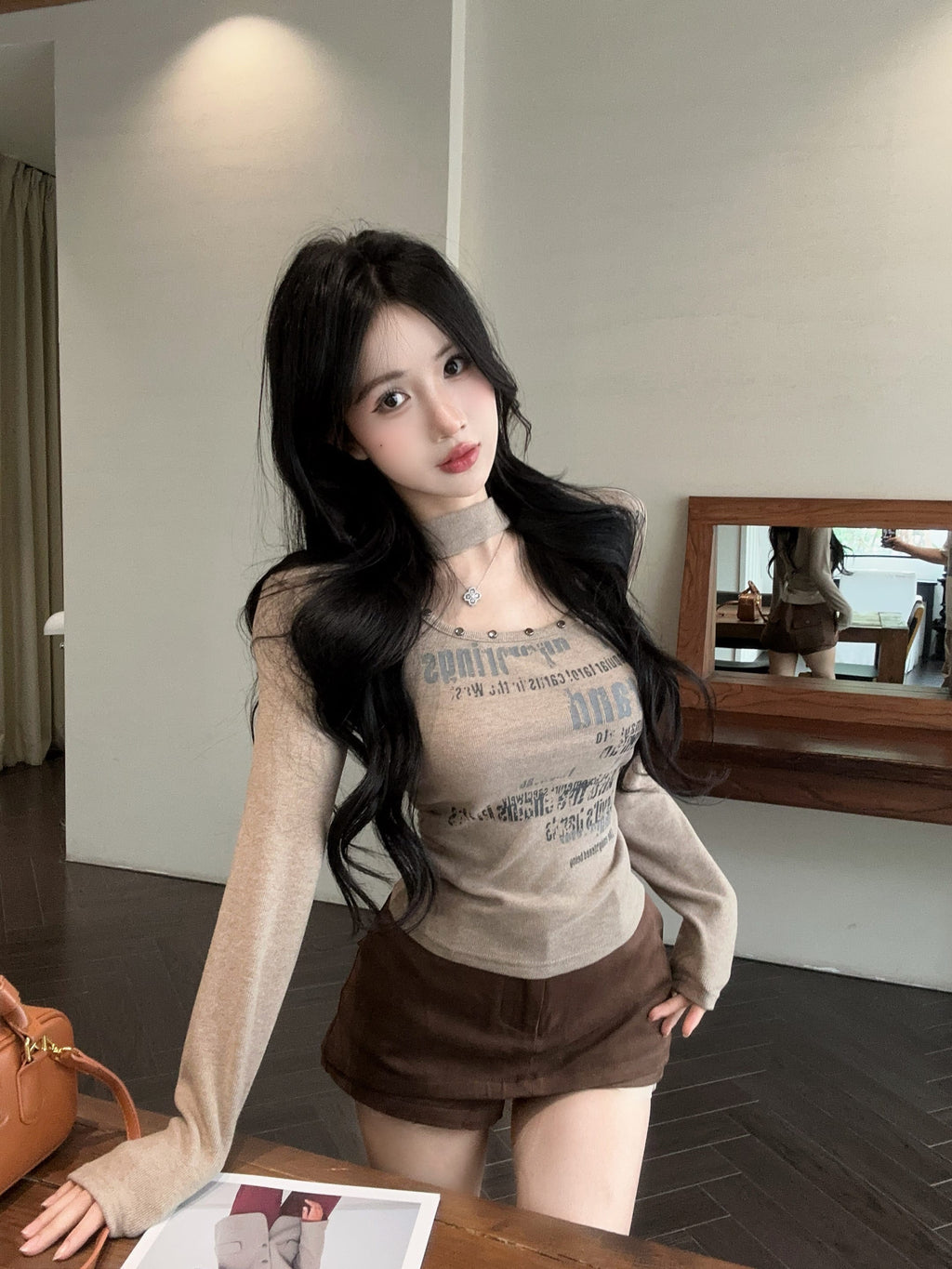 辣妹風質感方領印花鉚釘上衣