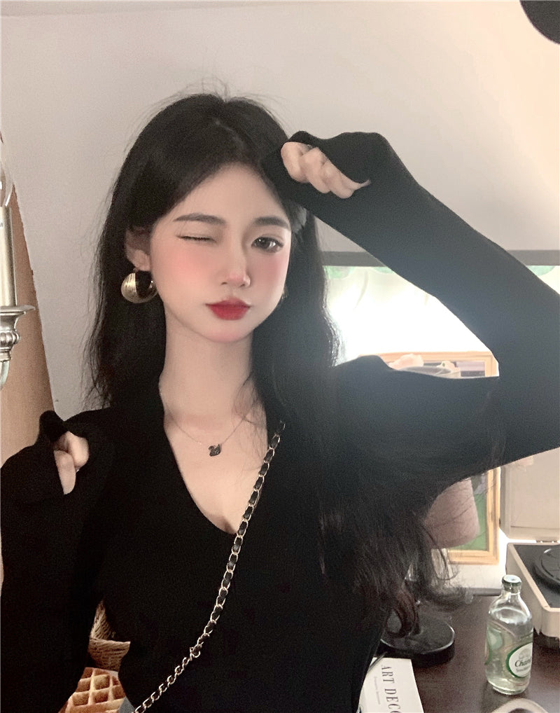 百搭V領純色修身上衣