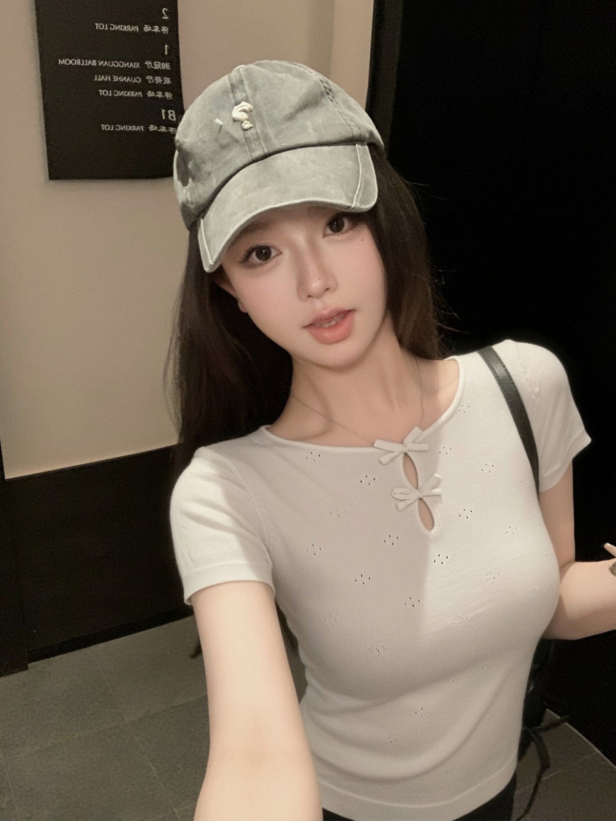 圓領蝴蝶結顯瘦上衣