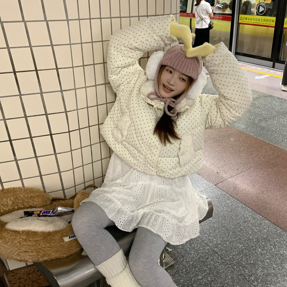 冬季慵懶風質感波點羽絨服