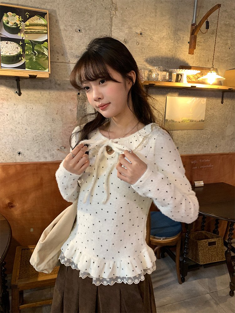 木耳邊長袖顯瘦圓領上衣
