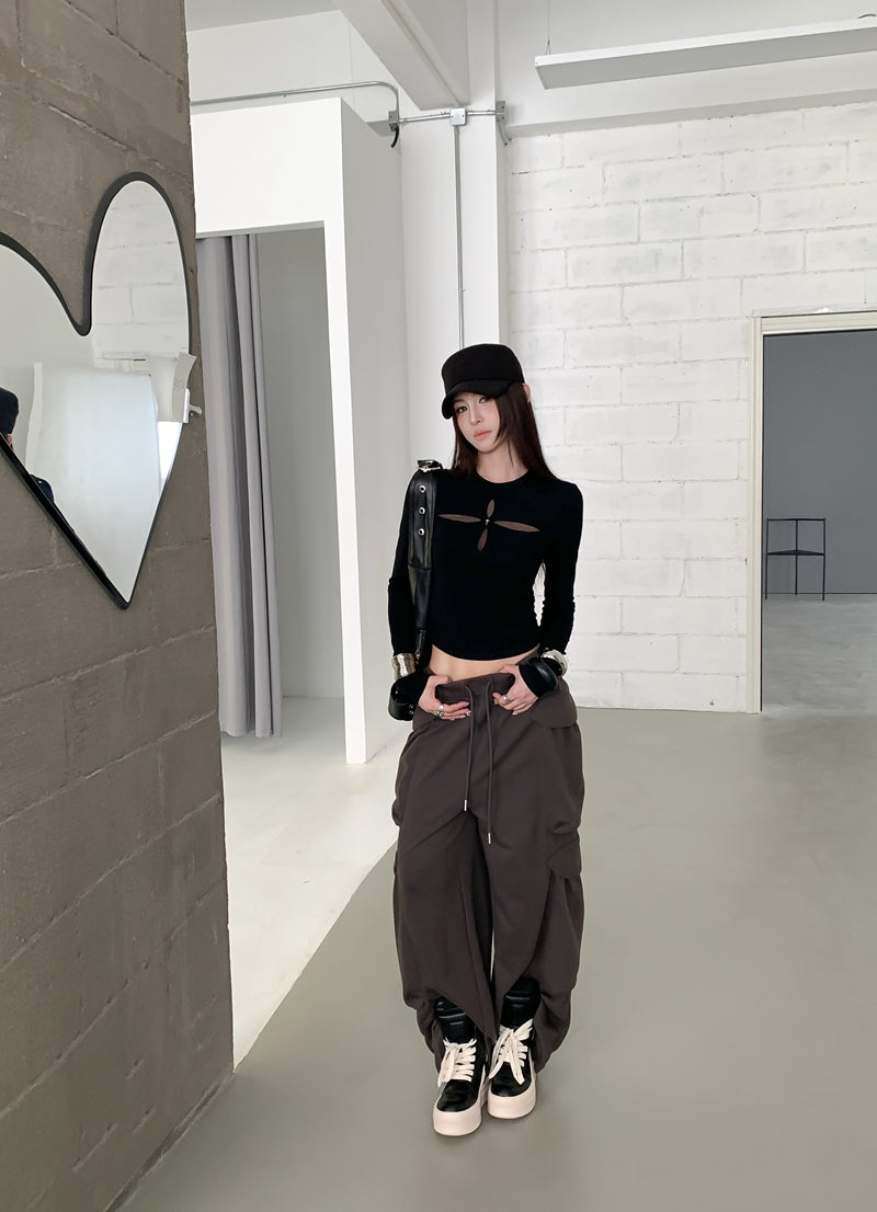 辣妹鏤空網紗拼接燙鑽長袖