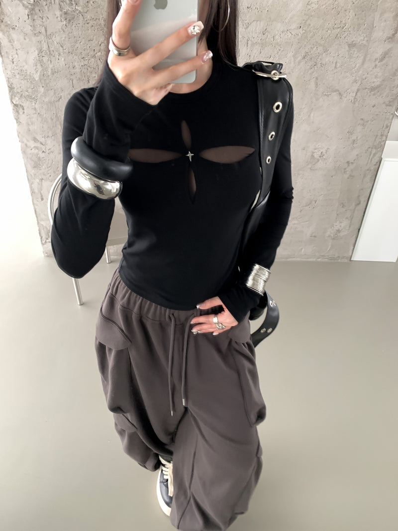 辣妹鏤空網紗拼接燙鑽長袖